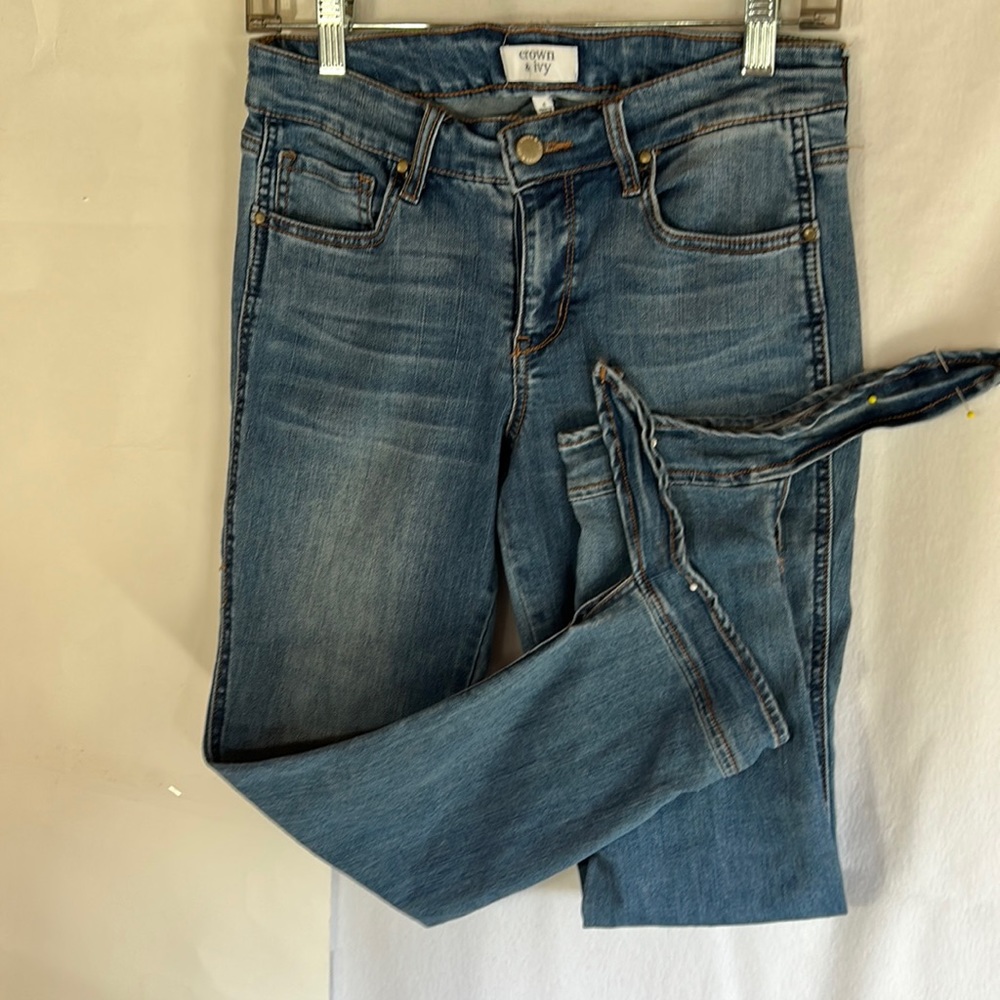 CROWN & IVY: SIZE 4